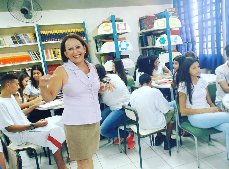 Cidinha Souza Mulher em sala de aula